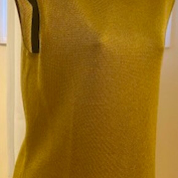 Jones New York Gold Metallic Sleeveless Mock Turtleneck  Size ~ Medium ~ - Picture 3 of 5